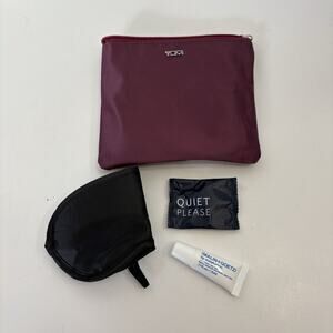 TUMI for DELTA Travel Storage Toiletry Bag Red Zipper Pouch Nylon w/ Amenities
